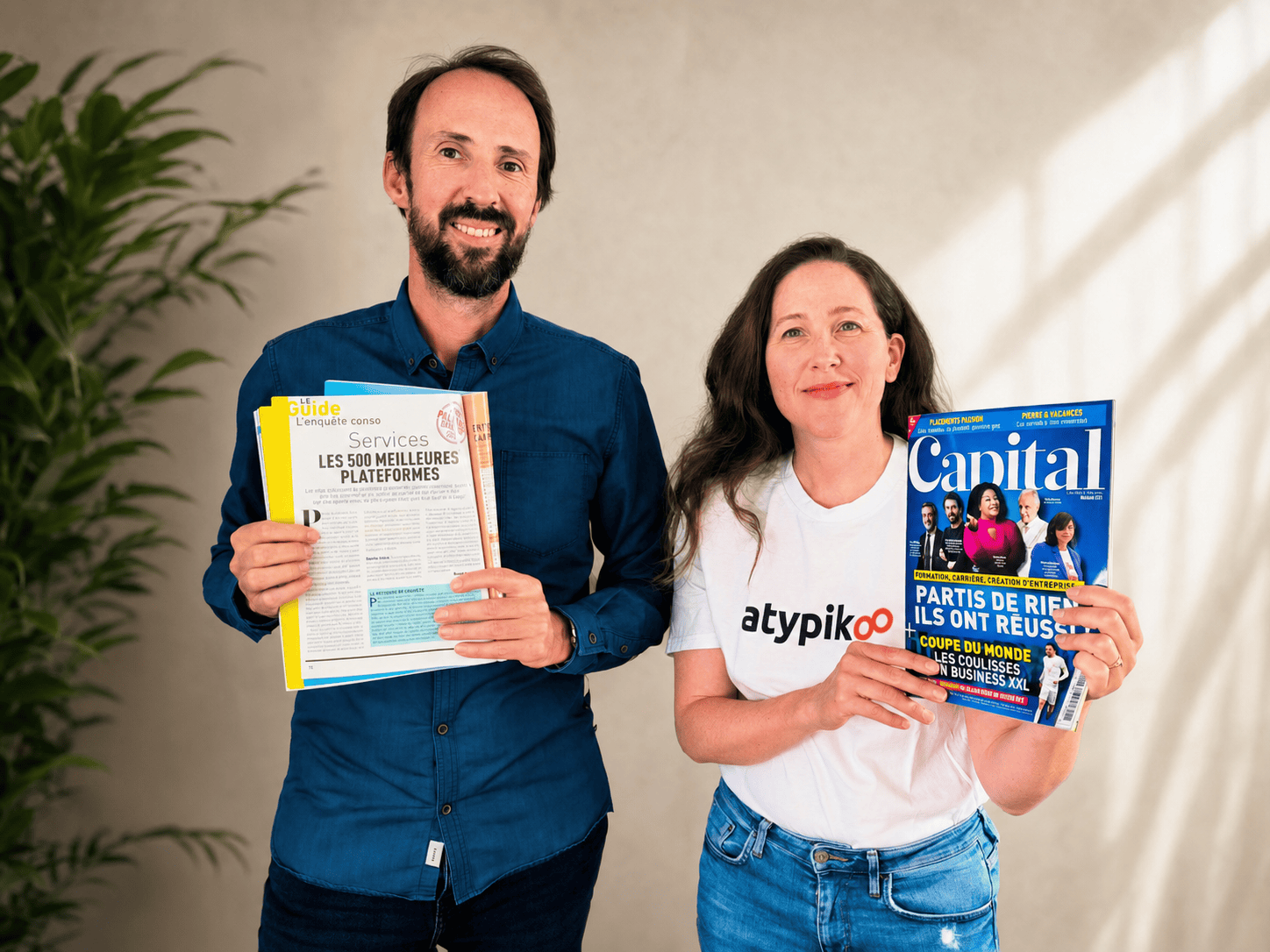 David et Delphine, fondateurs d'Atypikoo, avec le magazine Capital n°415 et le palmarès Statista 2026